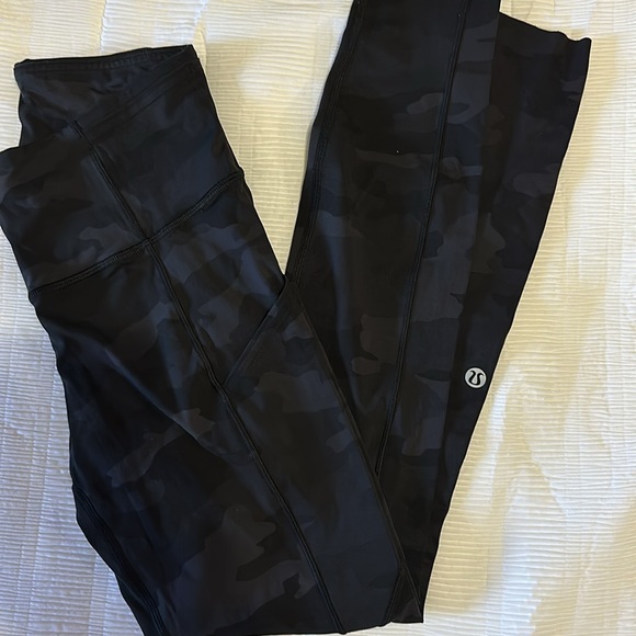 Lululemon camo fast and free 25in - Picture 3 of 4